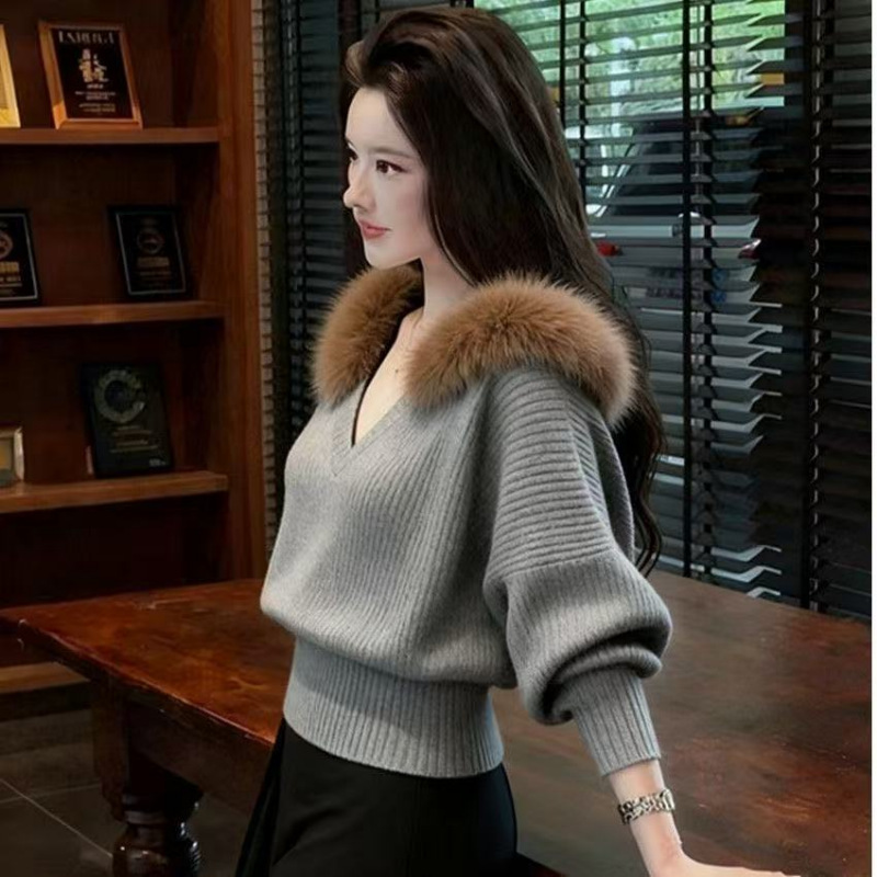 V-neck Fashionable Laid-back Fur-trimmed Sweater - Image 6