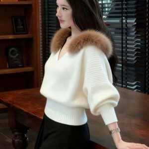 Alternative view of V-neck Fashionable Laid-back Fur-trimmed Sweater
