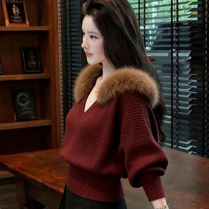 V-neck Fashionable Laid-back Fur-trimmed Sweater